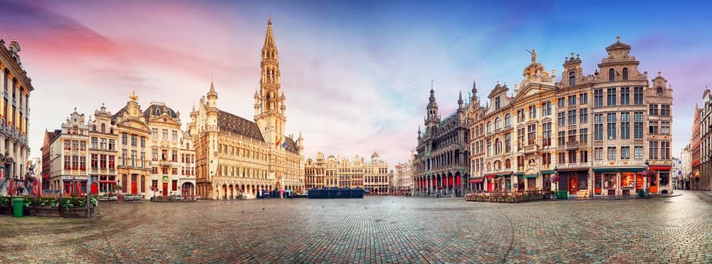 Night History Walk in Brussels with Gent Free Walking Tour