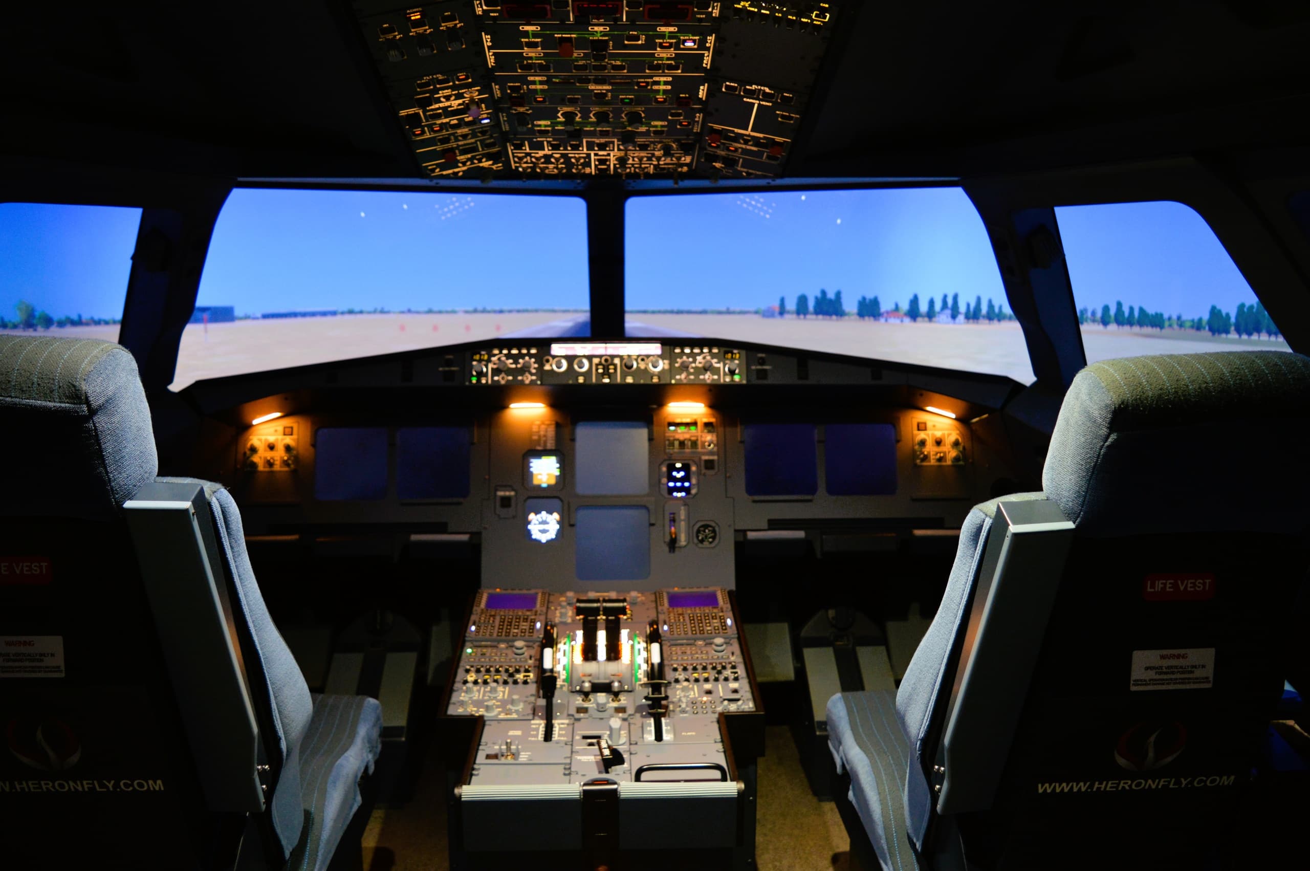 Take the Controls: 60-Minute Airbus A320 Simulator Experience in Sevilla