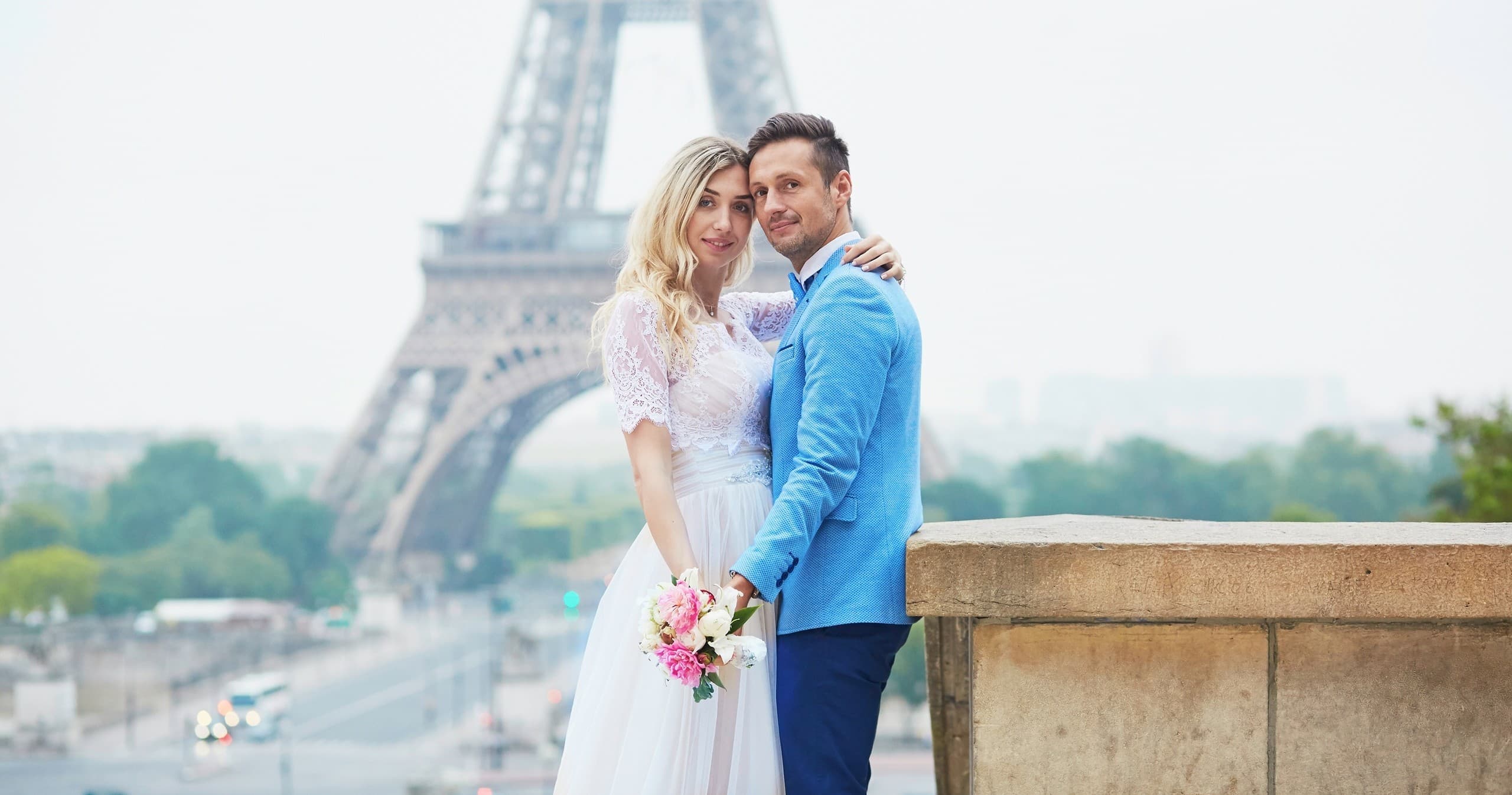 Romantic Photoshoot in Paris with Picster