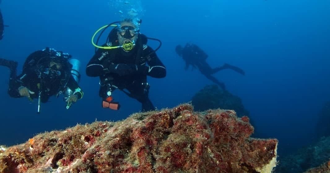 Scuba Diving & Leadership at Sea Spirit Diving Resort in Sicily