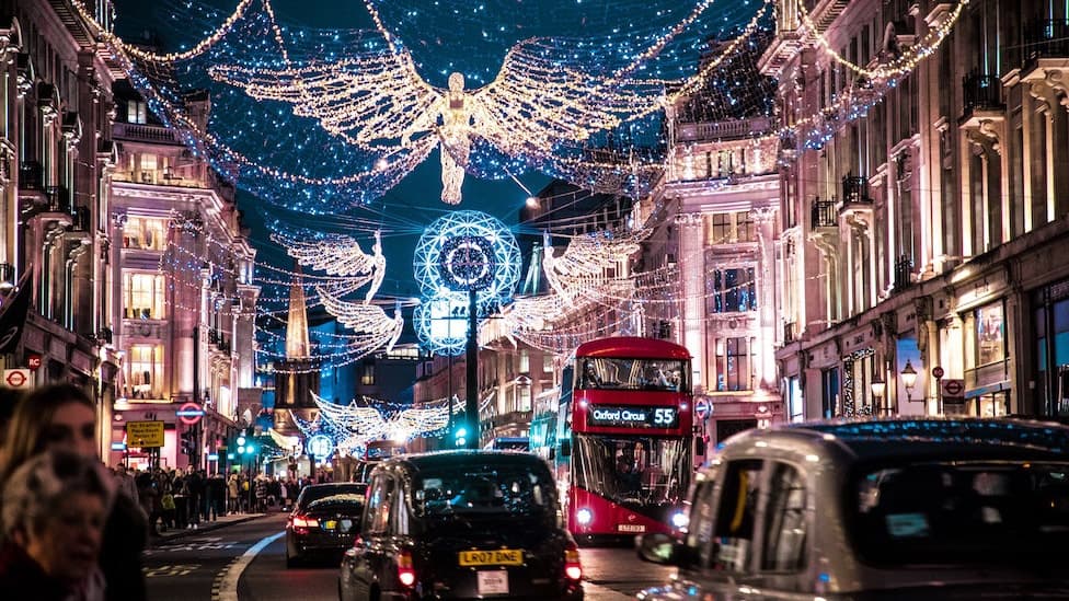 Experience London’s Magical Christmas Lights Tour: Festive Taxi Tour Through Iconic Illuminations