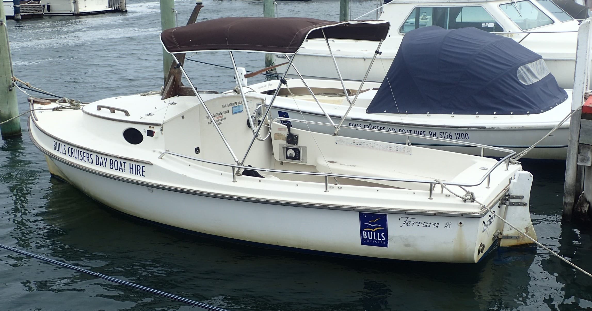 Gippsland Lakes Dayboat Hire with Bulls Cruisers