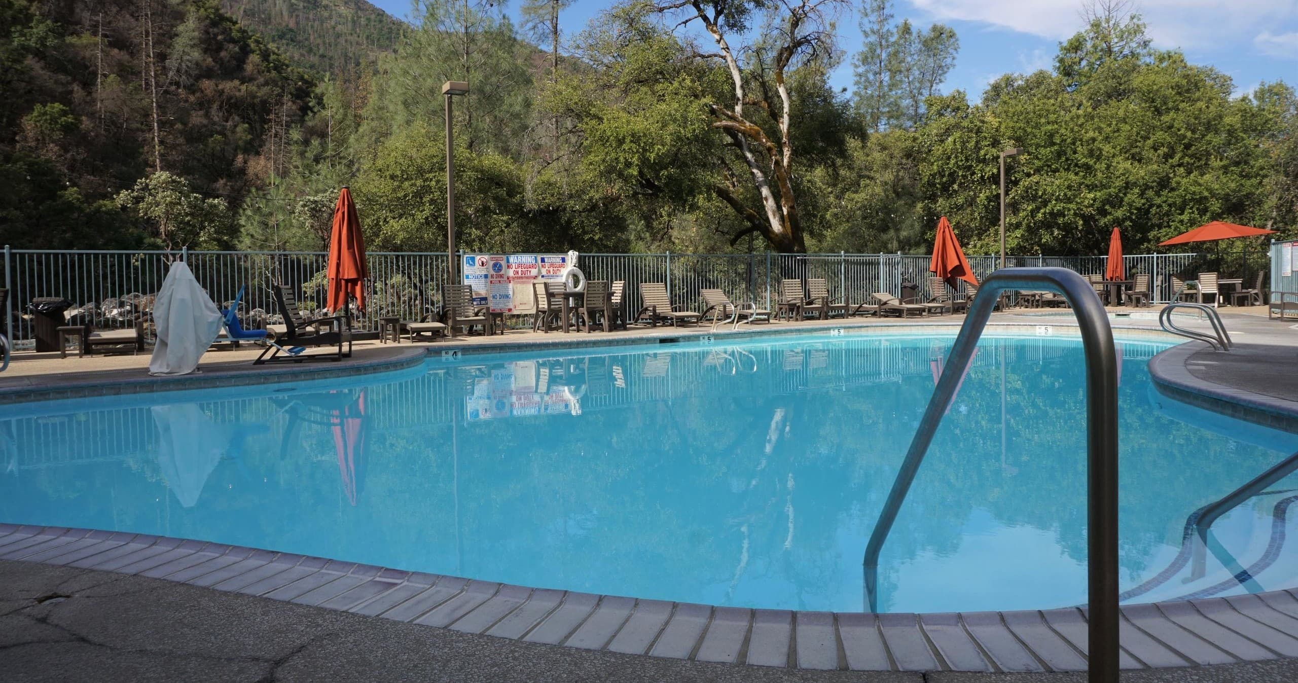 Yosemite 4 Day Tour with Yosemite View Lodge Stay