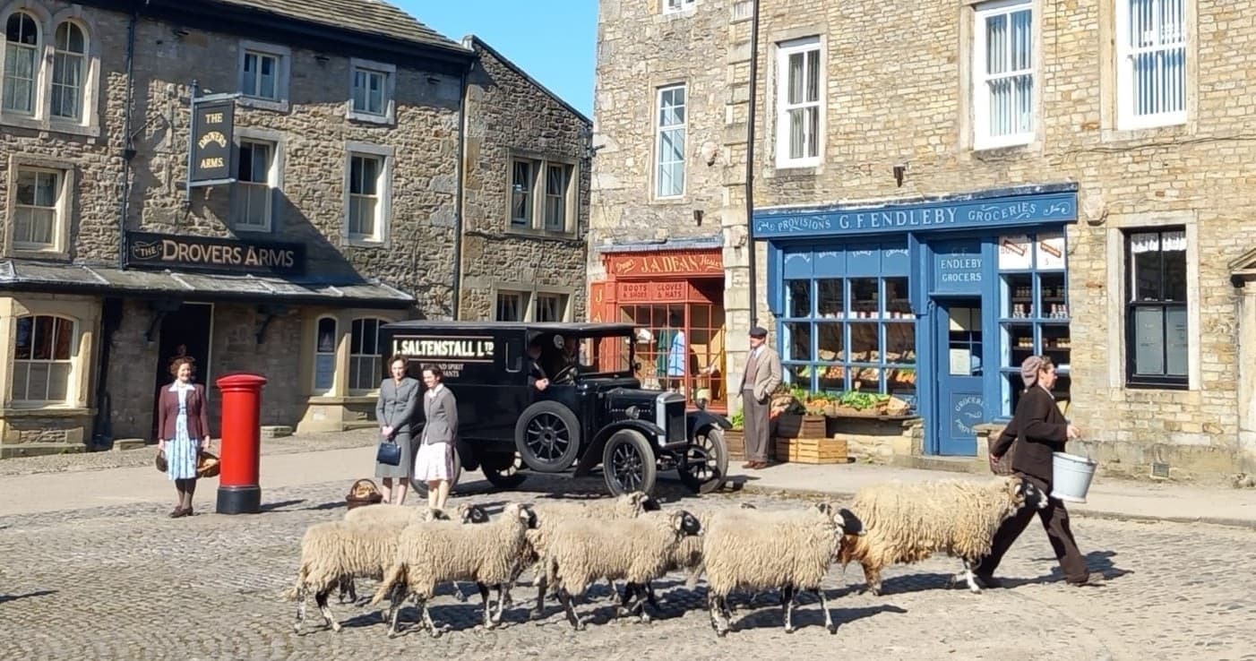 York to Yorkshire Dales Day Trip with BOBH – Herriot & The Dales