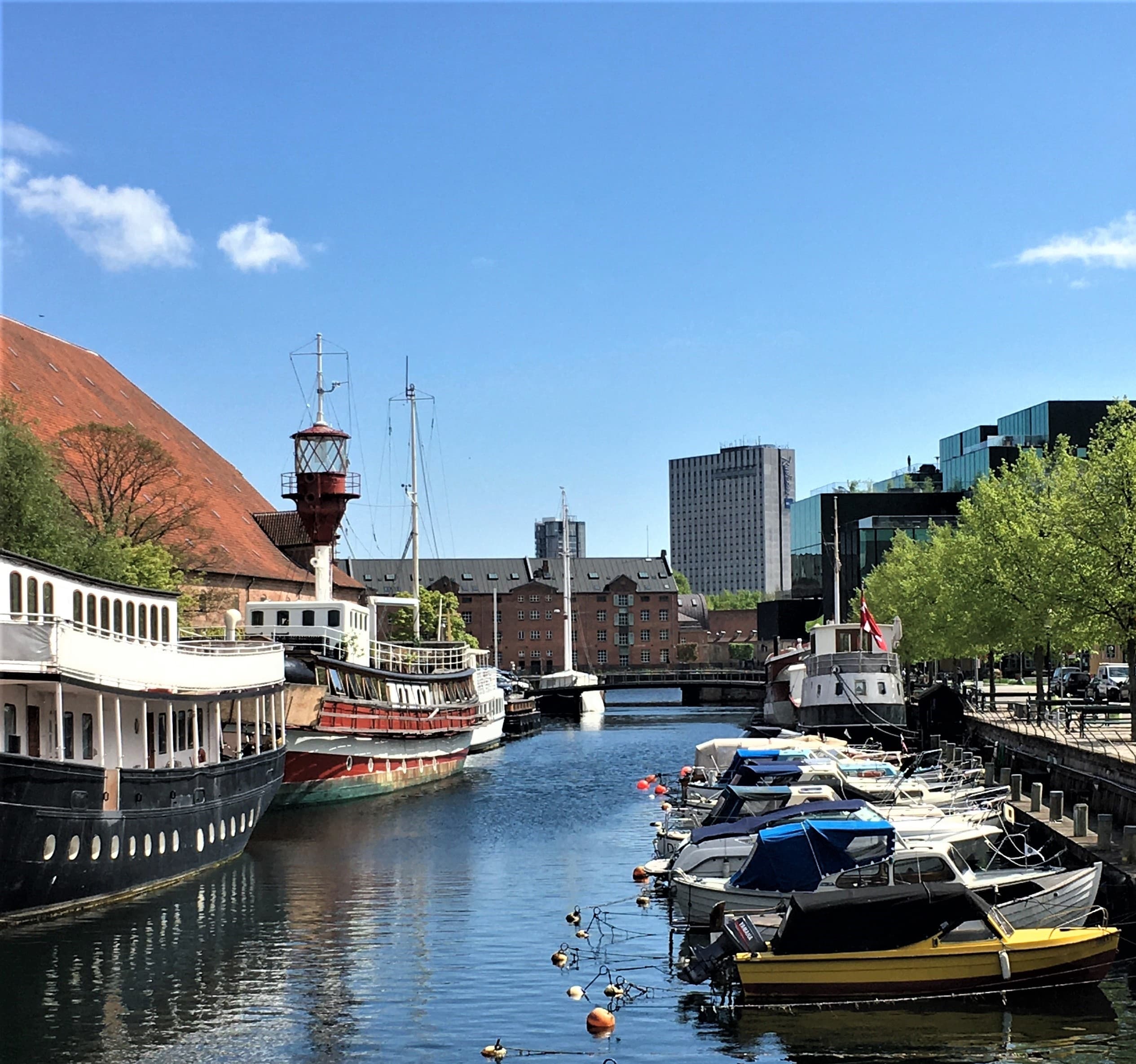 City Walking Tour & Hidden Gems with Likander Company