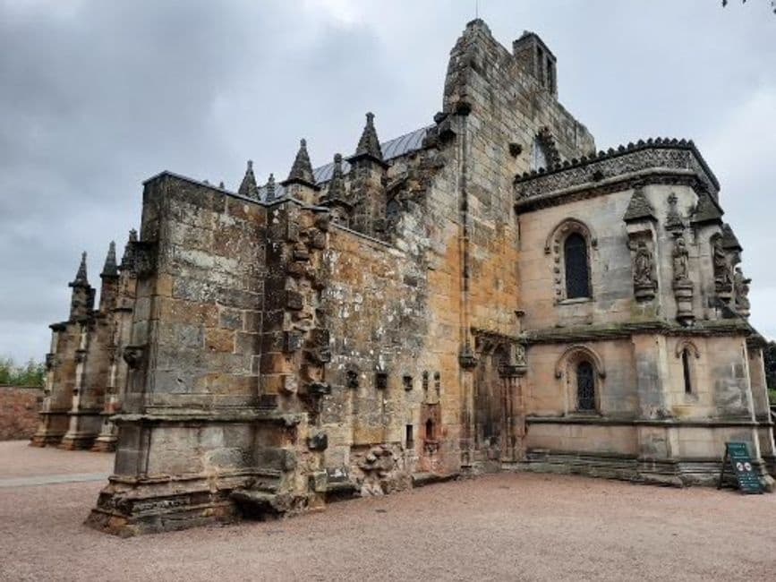 Outdoor Cultural & Nature Tour at Traquair House & Dawyck Gardens