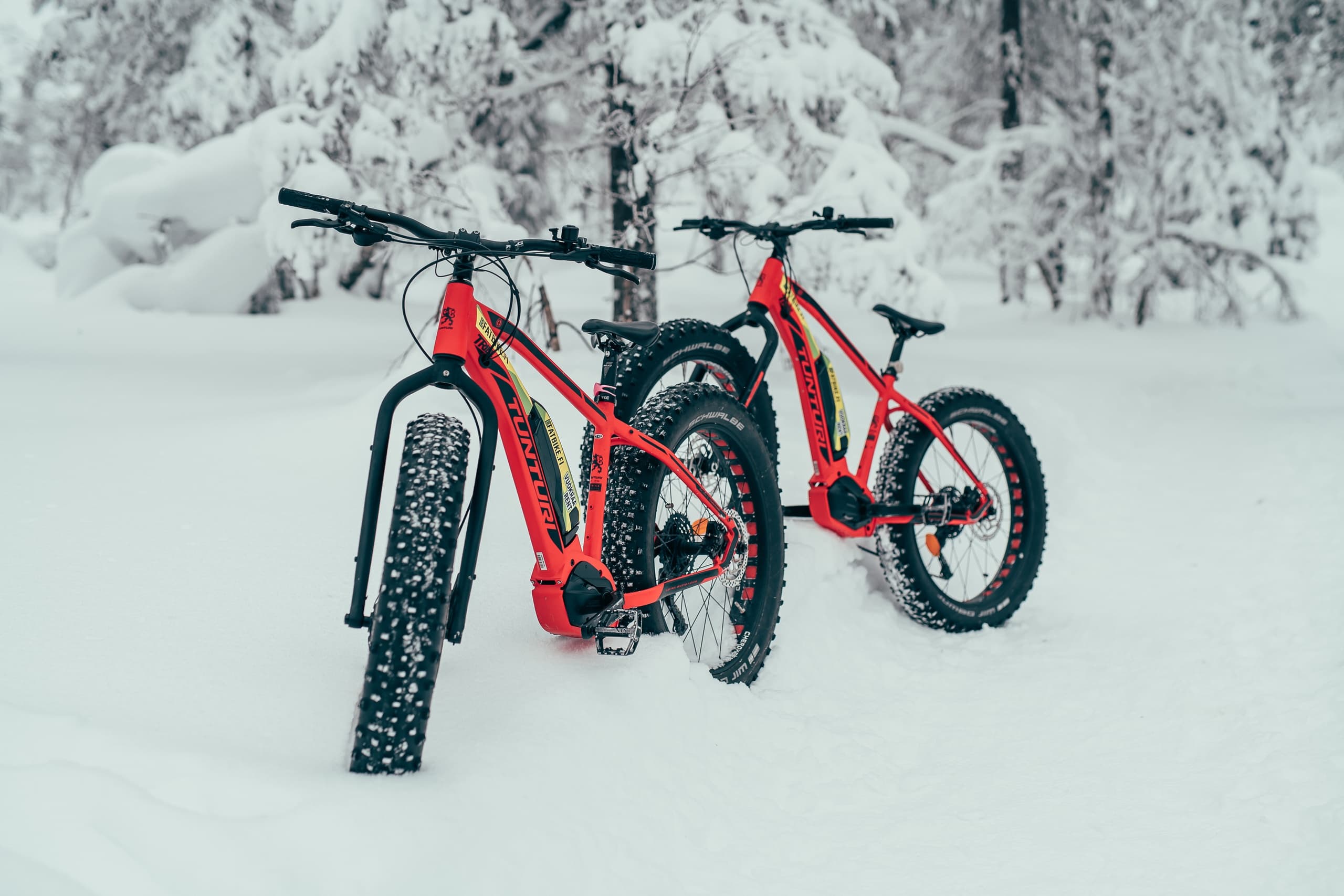 Helkama eFatbike Rental in Tahkovuori: Ride Snow, Sand and Trails