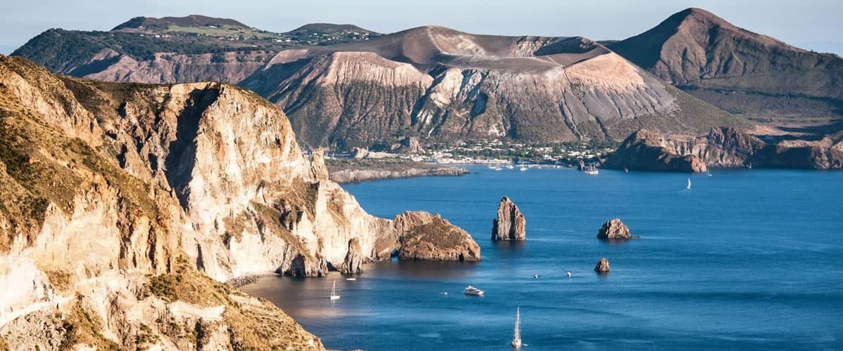 Scenic coastal cliffs and sea views near Calabrian coastline