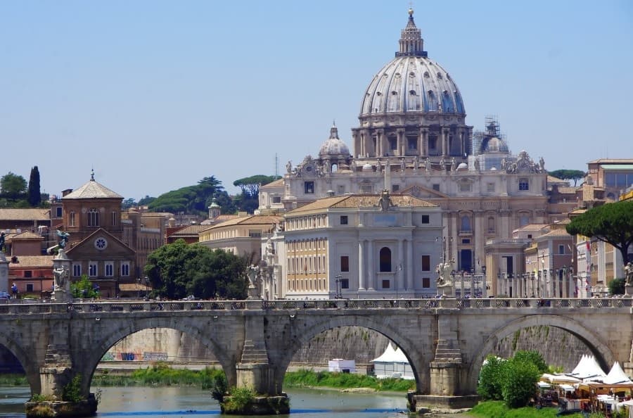 Discover the Angels & Demons Tour with Discovery Guided Tours on the Amalfi Coast