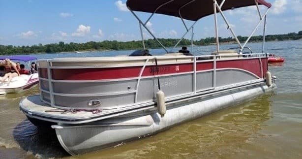 Lake Days Made Easy: Multi Day Pontoon Rentals with Buckeye Boat Rental in Denver, North Carolina