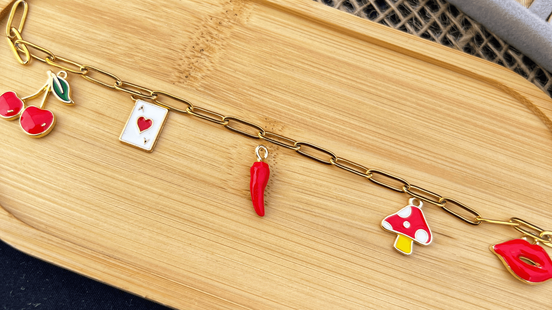 Custom Charm Bracelet Workshop in Oshawa — Charm Bar Morning