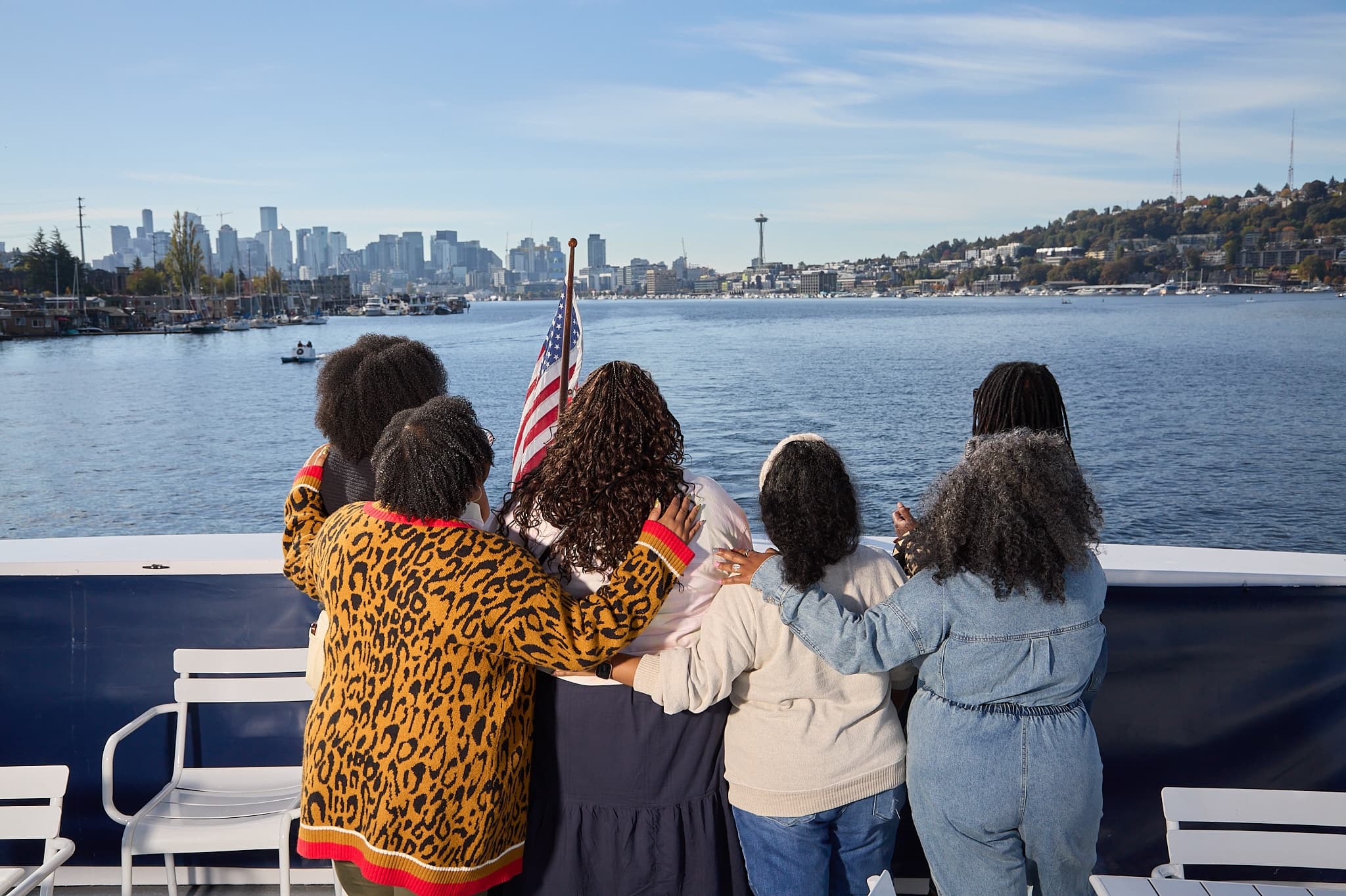Seattle Sights Lunch Cruise: Scenic Boat Tour on the Lakes