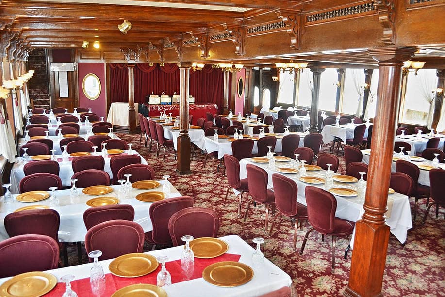 Scenic Lunch Cruise on Lake Conroe: Relax and Dine Aboard the Southern Empress