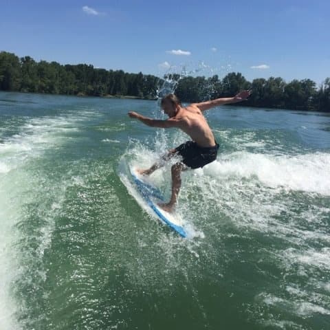 Wakesurf Thrills with Wakelagoona in Virelade