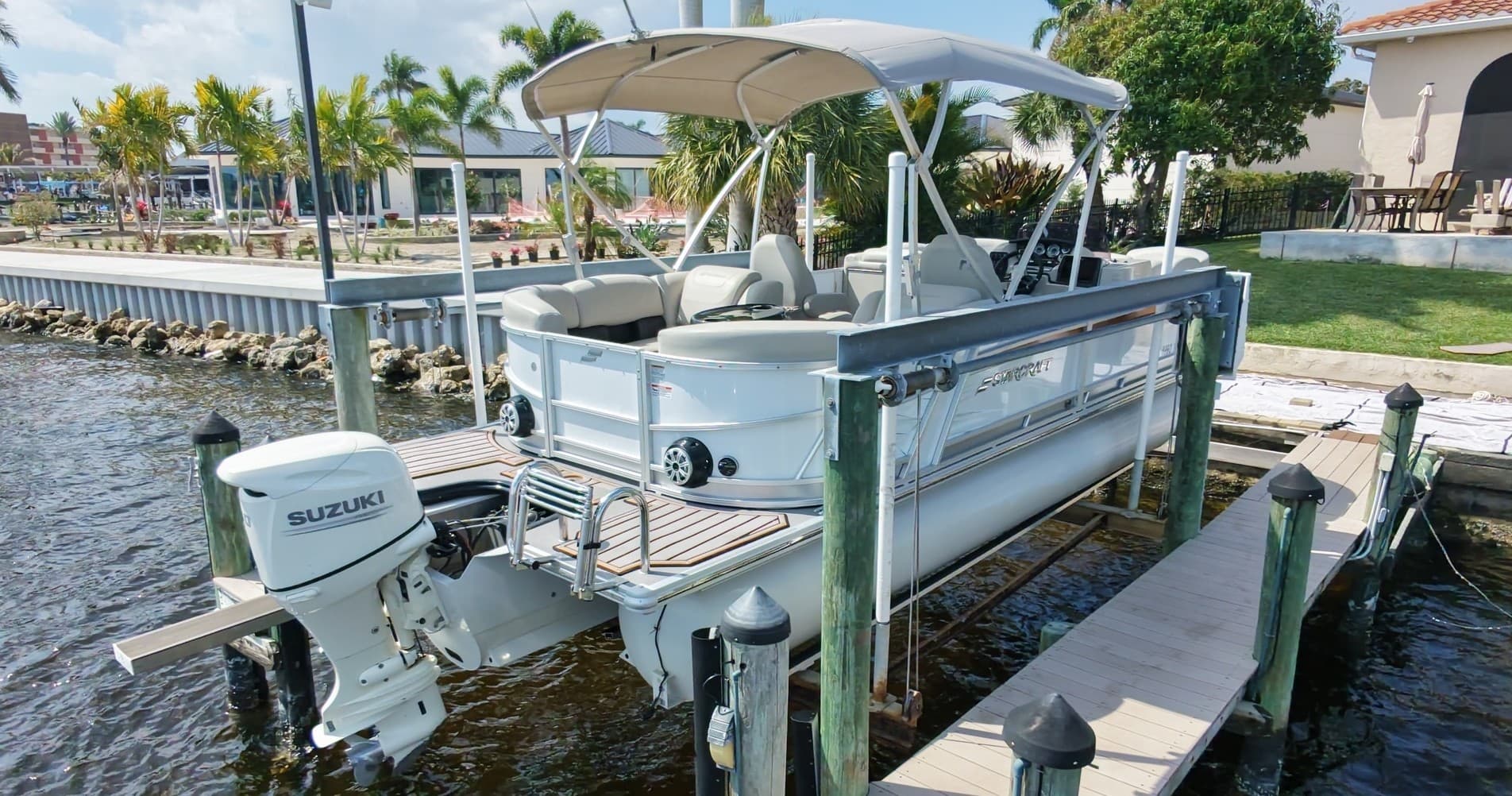 Cape Coral Cruising: Rent a 25-Foot Starcraft Tritoon for Backbay Adventures photo 3