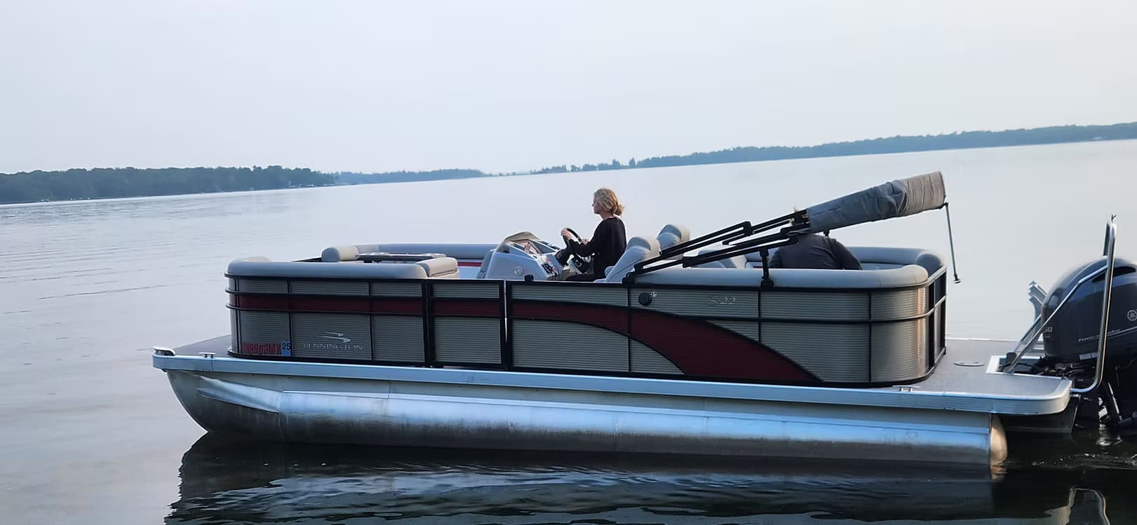 22-Foot Bennington Tritoon Rental on Brainerd Lakes — 150hp Yamaha & Free Dockside Delivery