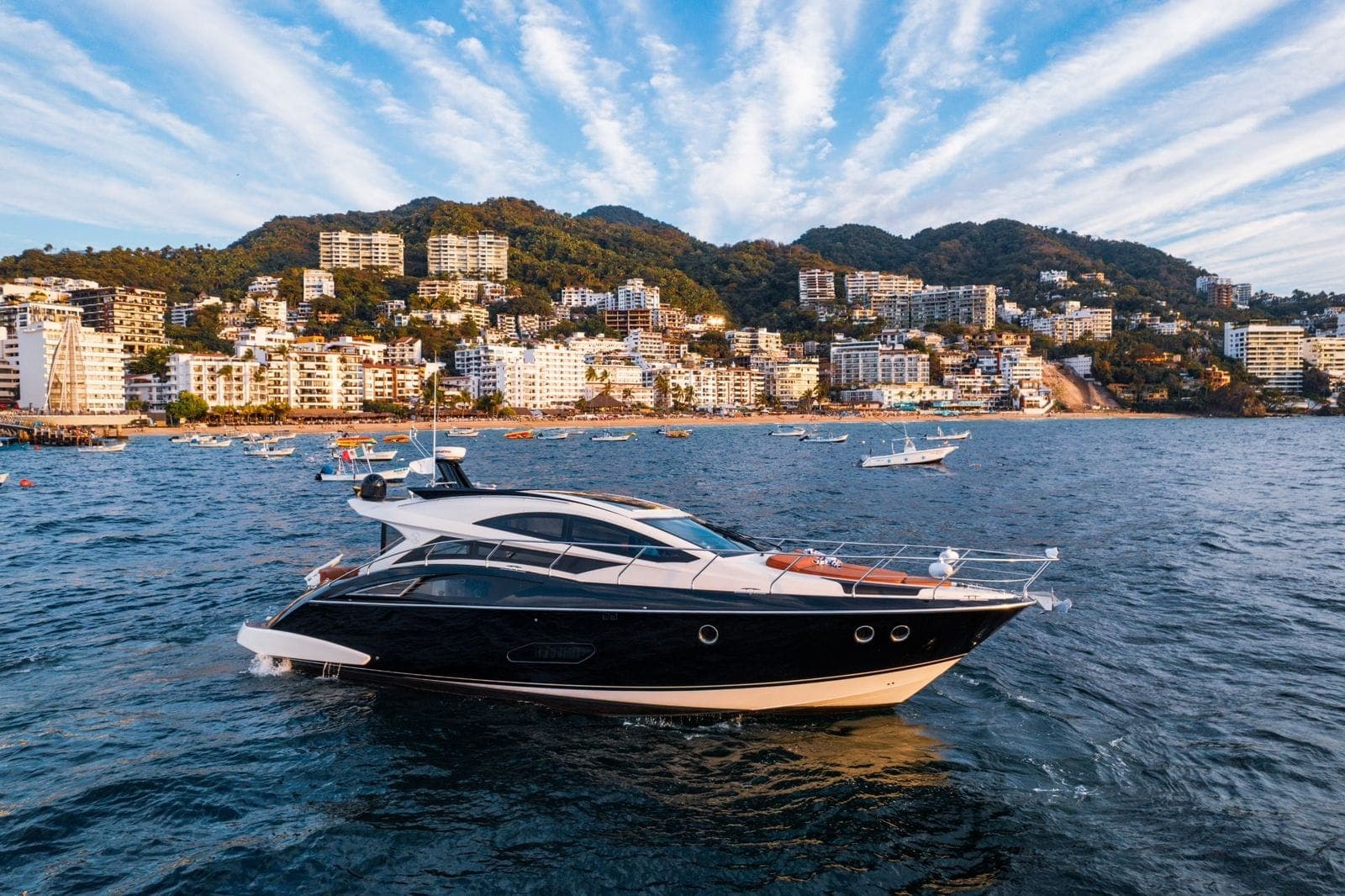 Luxury Yacht Charter in Banderas Bay: Explore Puerto Vallarta’s Hidden Coves Aboard Ziba