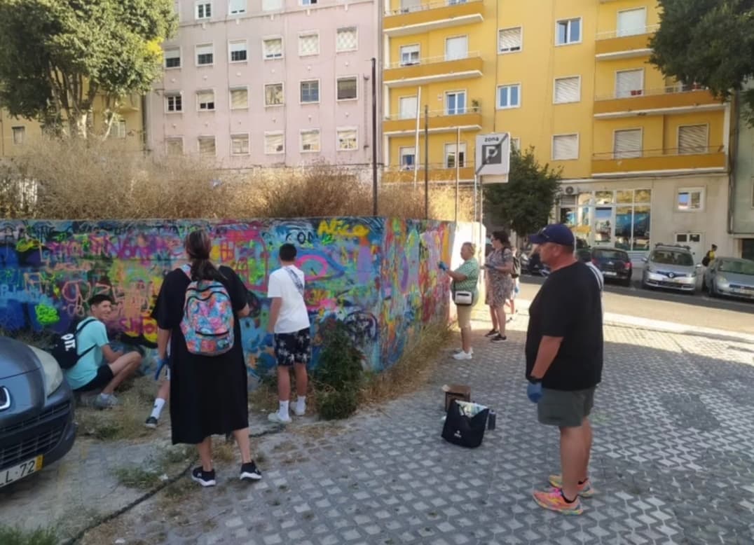 Lisbon Street Art Workshop with Igor Aka Mr. Red — Spray, Stencil & Mural Class photo 3