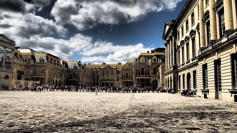 Versailles Express: Train from Paris with Skip-the-Line Palace Access photo 1