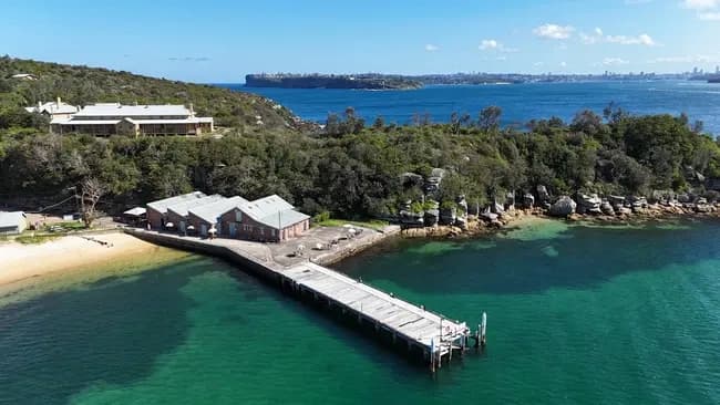 Classic Yacht Sail to Quarantine Beach: Harbour Dining from Barangaroo