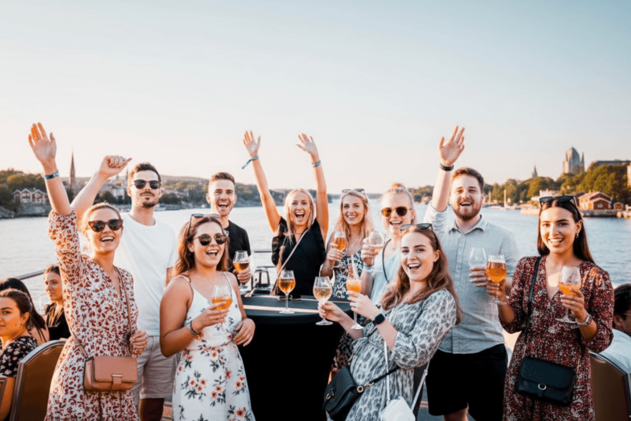 Historic M/S Vindhem Cruise: Stockholm Archipelago with Craft Beer and Live Guide