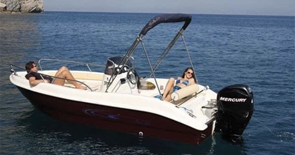 Motorboat Adventures on the Water near Lisboa