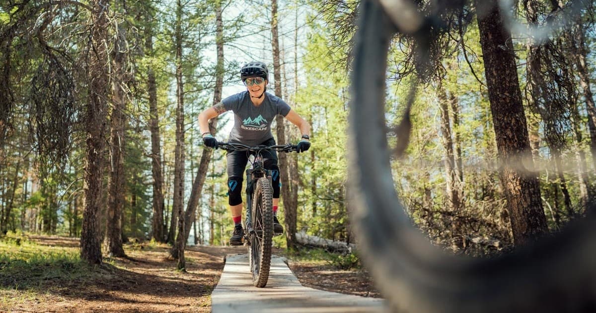 Charge and Flow: Ultimate Intermediate Mountain E-Bike Tour for Skill Progression