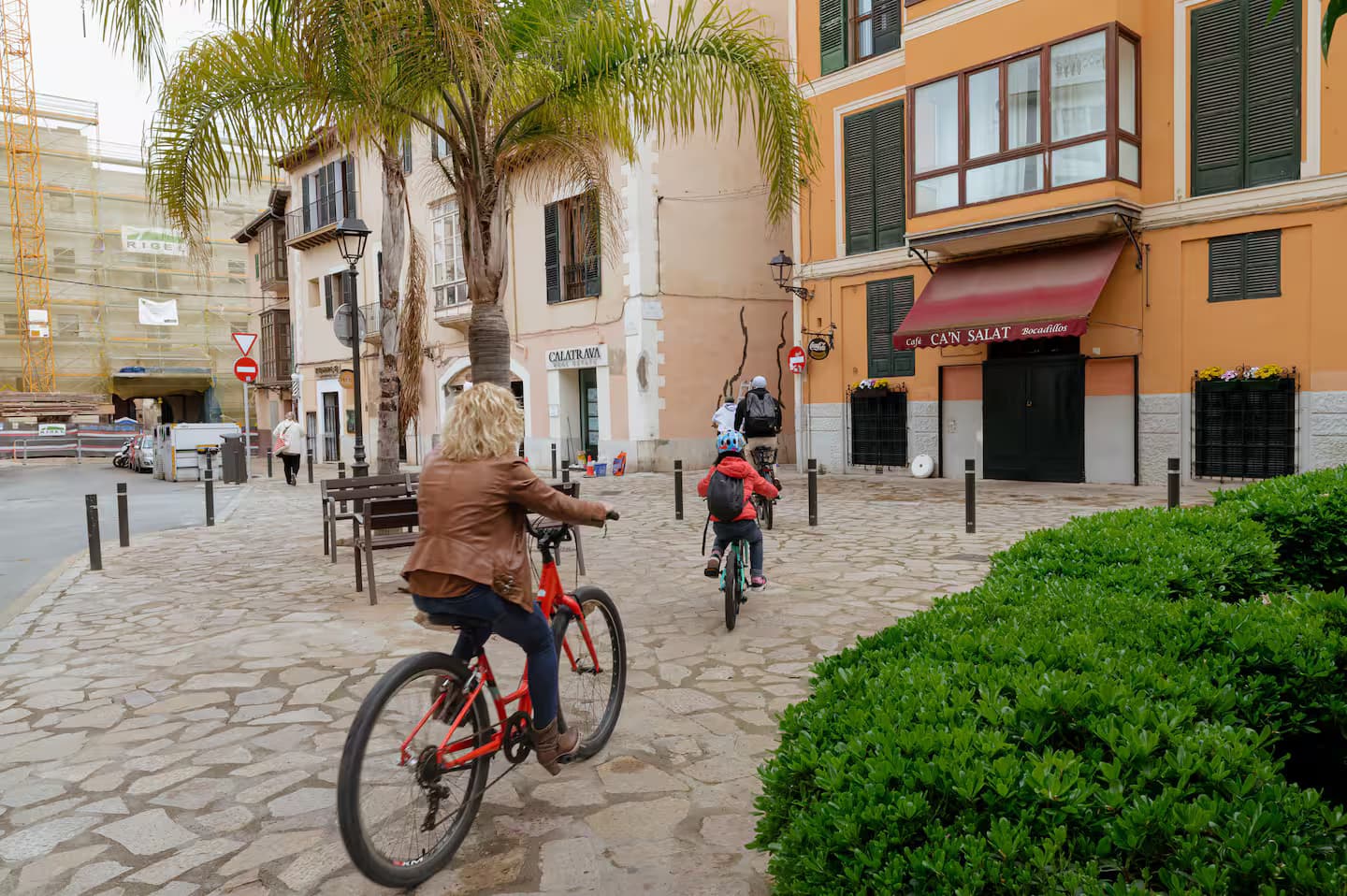 Palma Bike Tour: Cycle the Historic Center & Seafront (2 Hours) photo 2