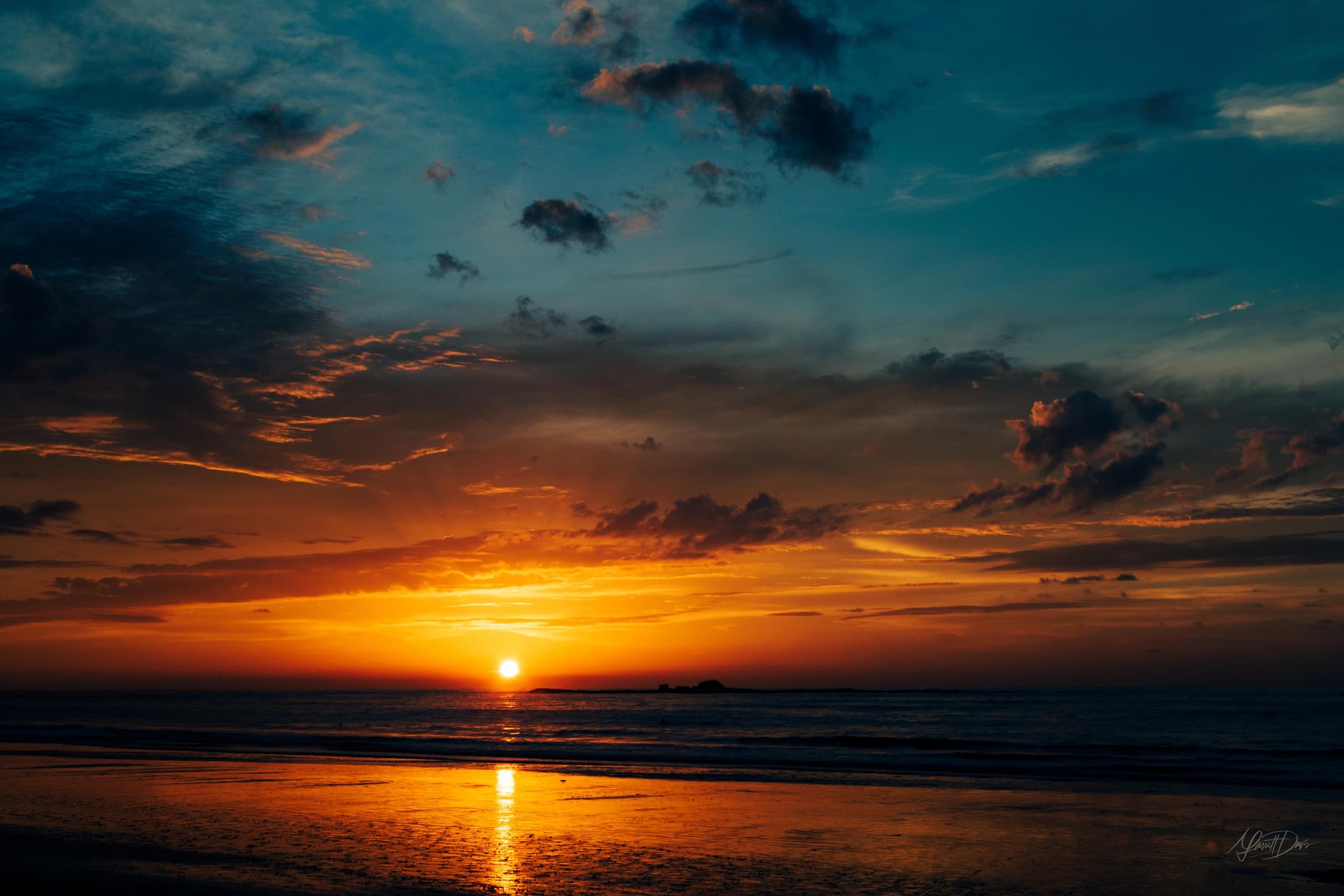 Experience a Private Sunset Cruise in Tamarindo: Coastal Views and Wildlife Encounters