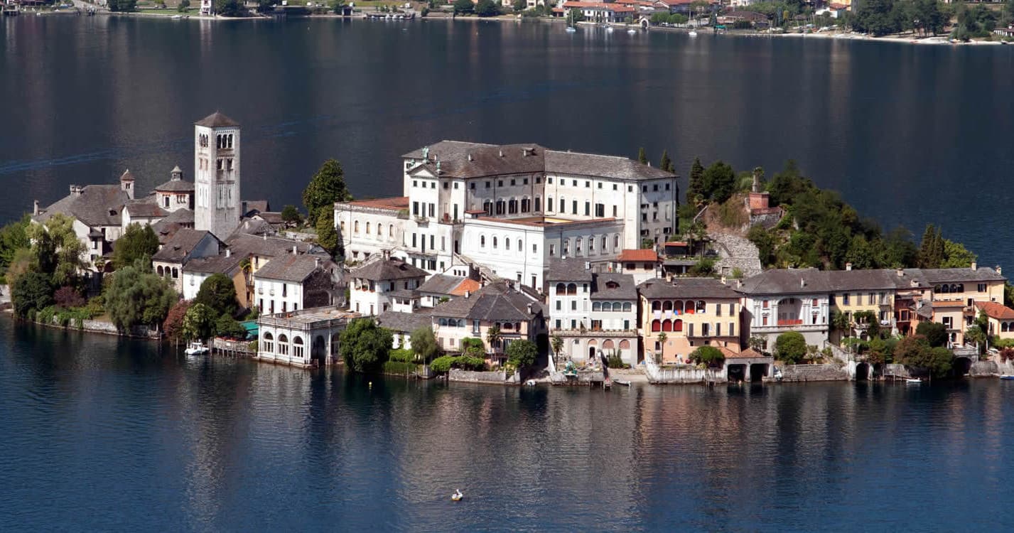 Explore Omegna’s Vibrant Weekly Market Aboard the Oira Ferry