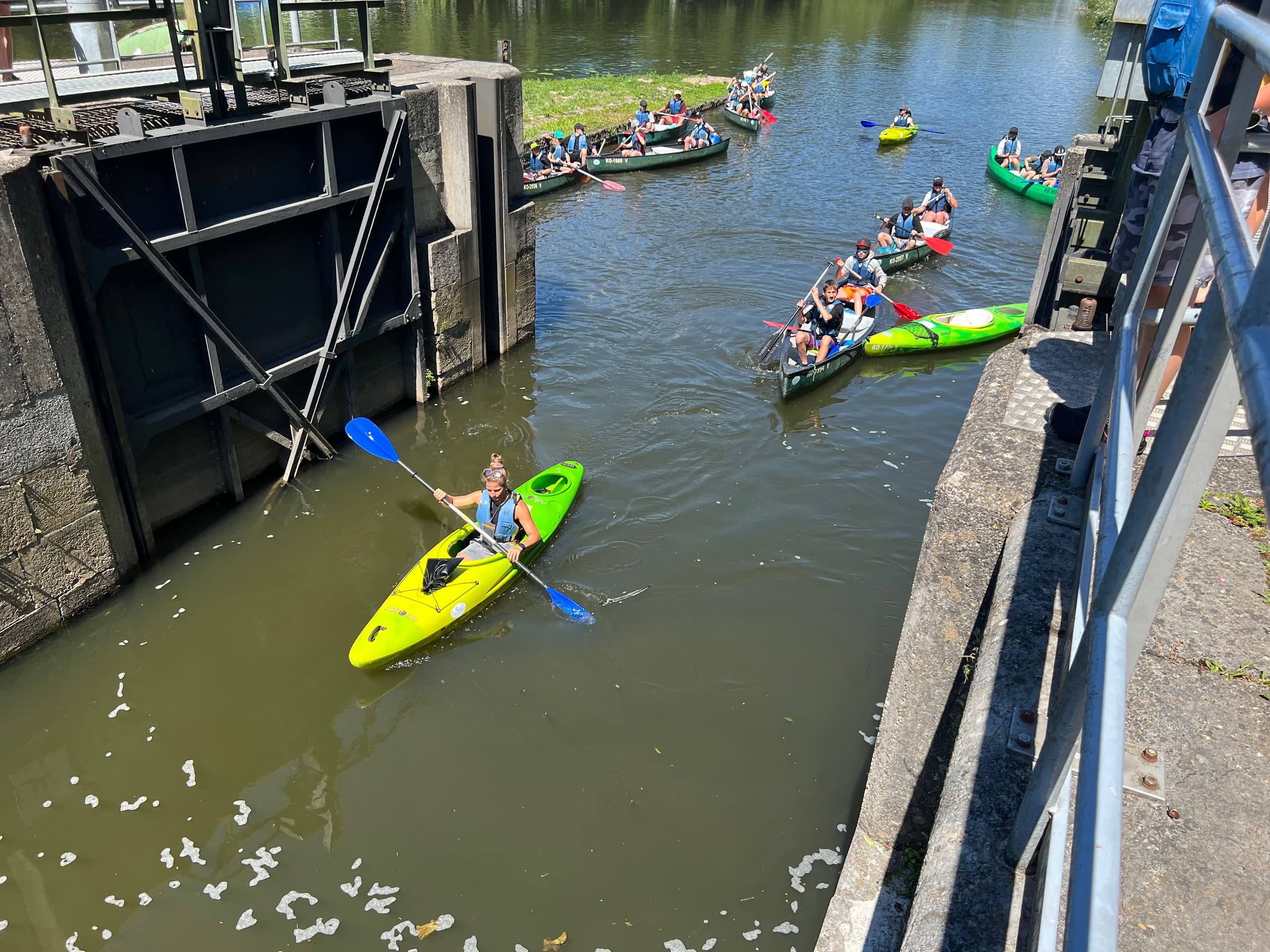 Water Activities: Weilburger Touristikbetriebe Canoe Adventure in Lahn River