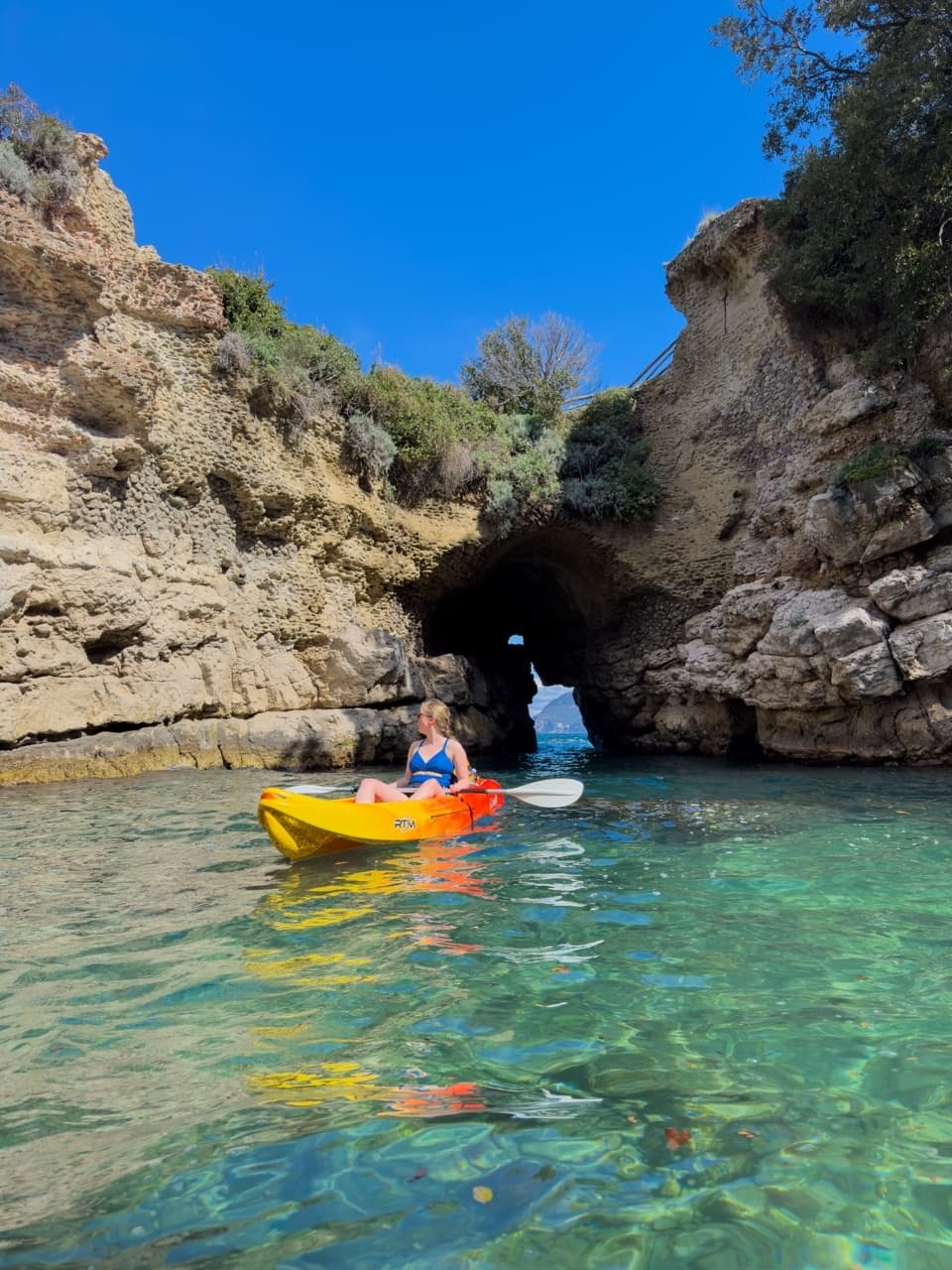 Kayak Tour at Bagni della Regina Giovanna with Sorrento Sup
