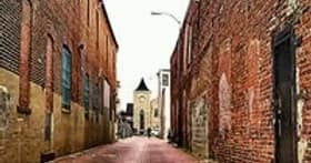 Historic Alleyways Walking Tour with Off the Mall DC