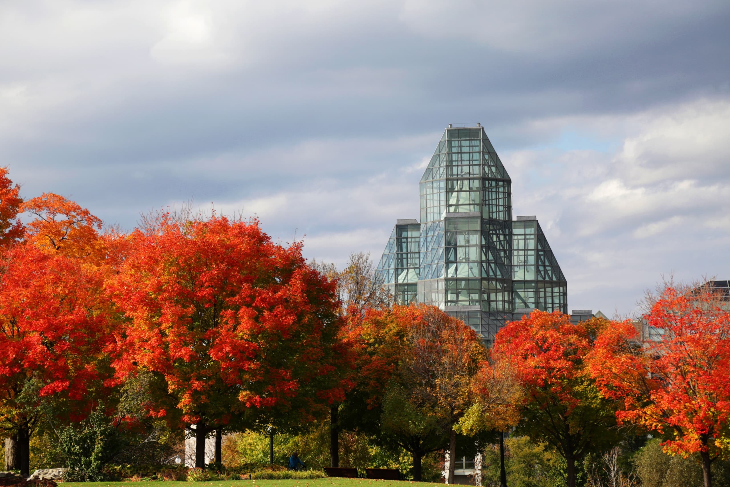 Ottawa Walking Tour by Toonie Tours Ontario/Quebec