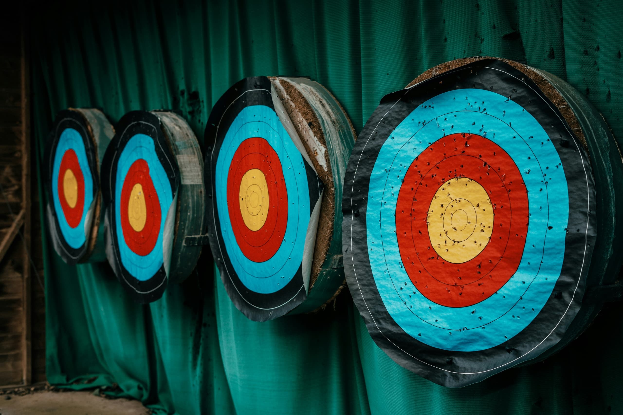 Hachódromo: Axe Throwing at Urban Games in Santander