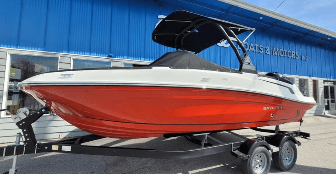 Bayliner VR5 Multi-Day Rental on Lake Coeur d'Alene