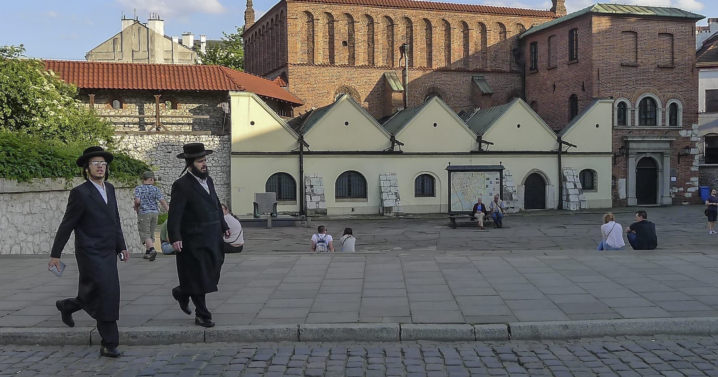 Jewish Quarter Walking Tour with V&G COMPANY in Kraków