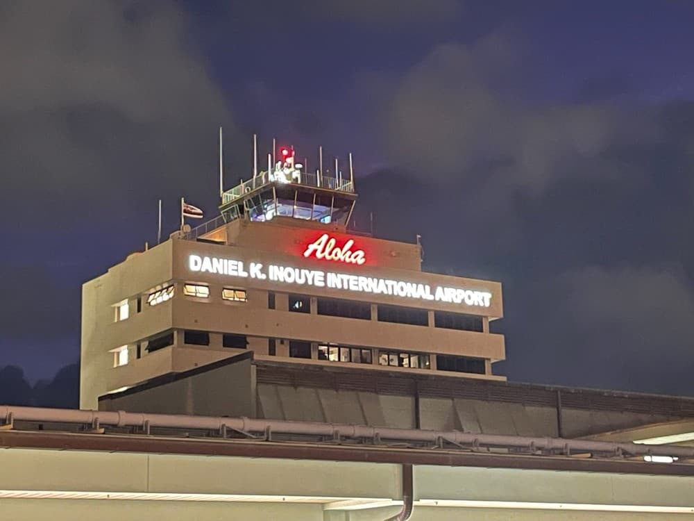Airport To Waikiki & Ko' Olina Hotels Shuttle by Hawaii Super Transit