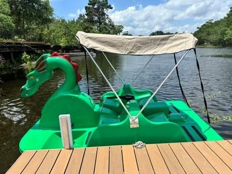 Electric Dragon Boat Rentals on Lake Latigo — 1 Hour Family Cruises in West Monroe