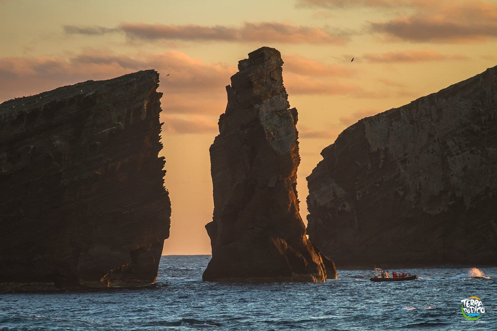 Sunset Boat Trips with Terra do Pico in Mosteiros