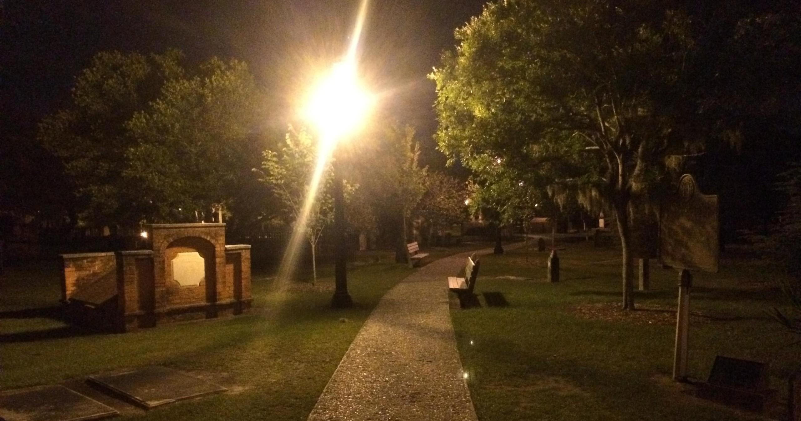 Land Adventures: Haunted Savannah Pub Crawl Experience