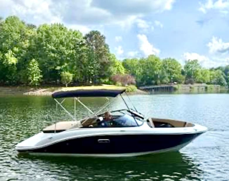 Cruise Lake Como on the NEW 2026 SeaRay SDX - 250hp Private Charter from Dongo