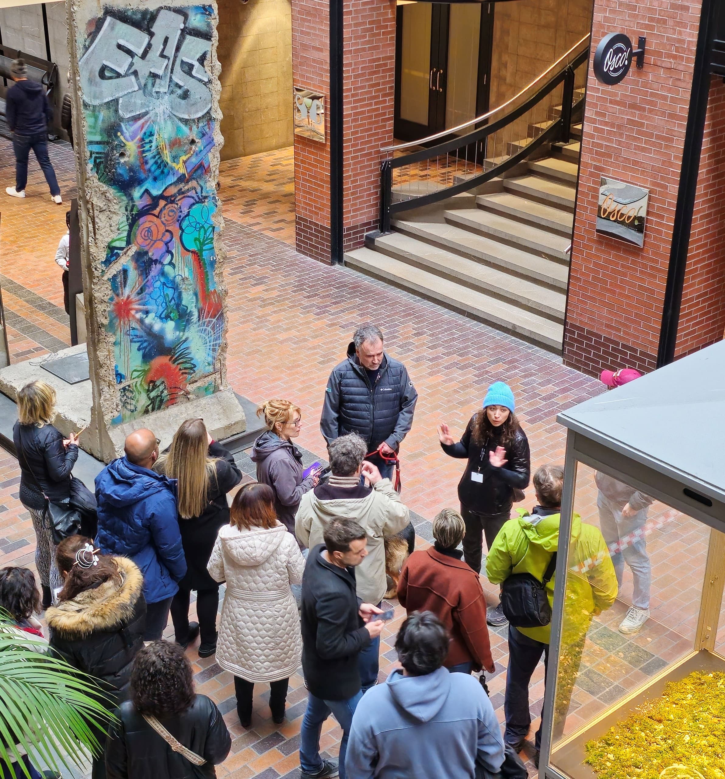 Walking Montréal’s Two Cities: Downtown and RÉSO Underground Tour photo 3