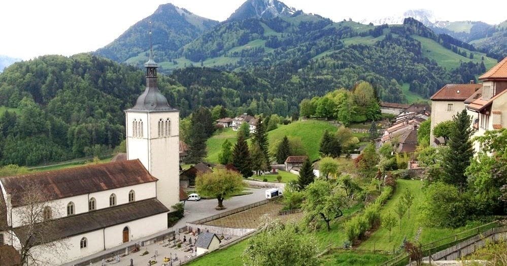 Land Adventures in Interlaken: Cheese & Chocolate Tour by Pure Switzerland