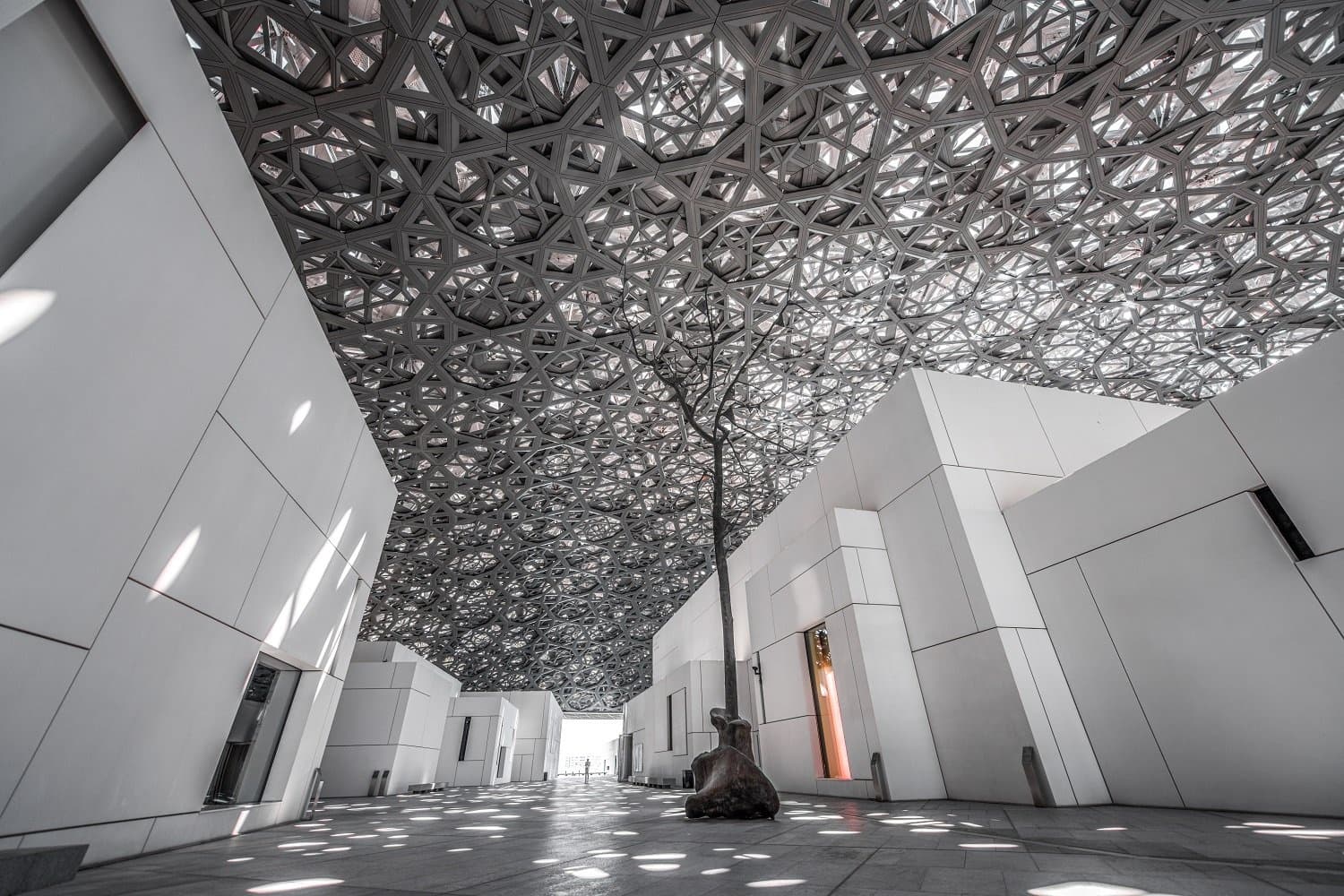 Abu Dhabi Cultural Tour Highlights with Wander with Nada