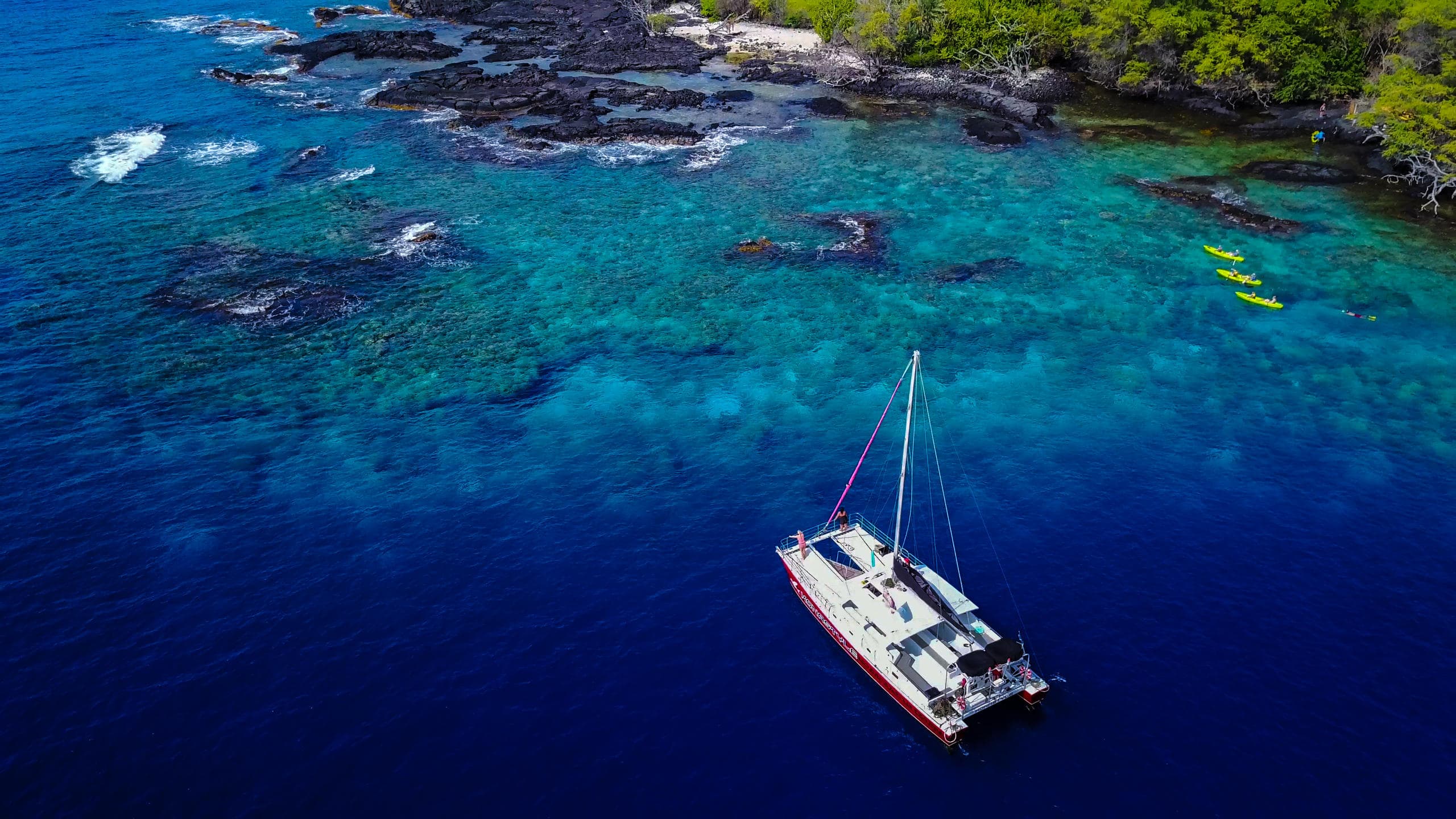 Kealakekua Snorkel and Sail Adventure in Kailua-Kona