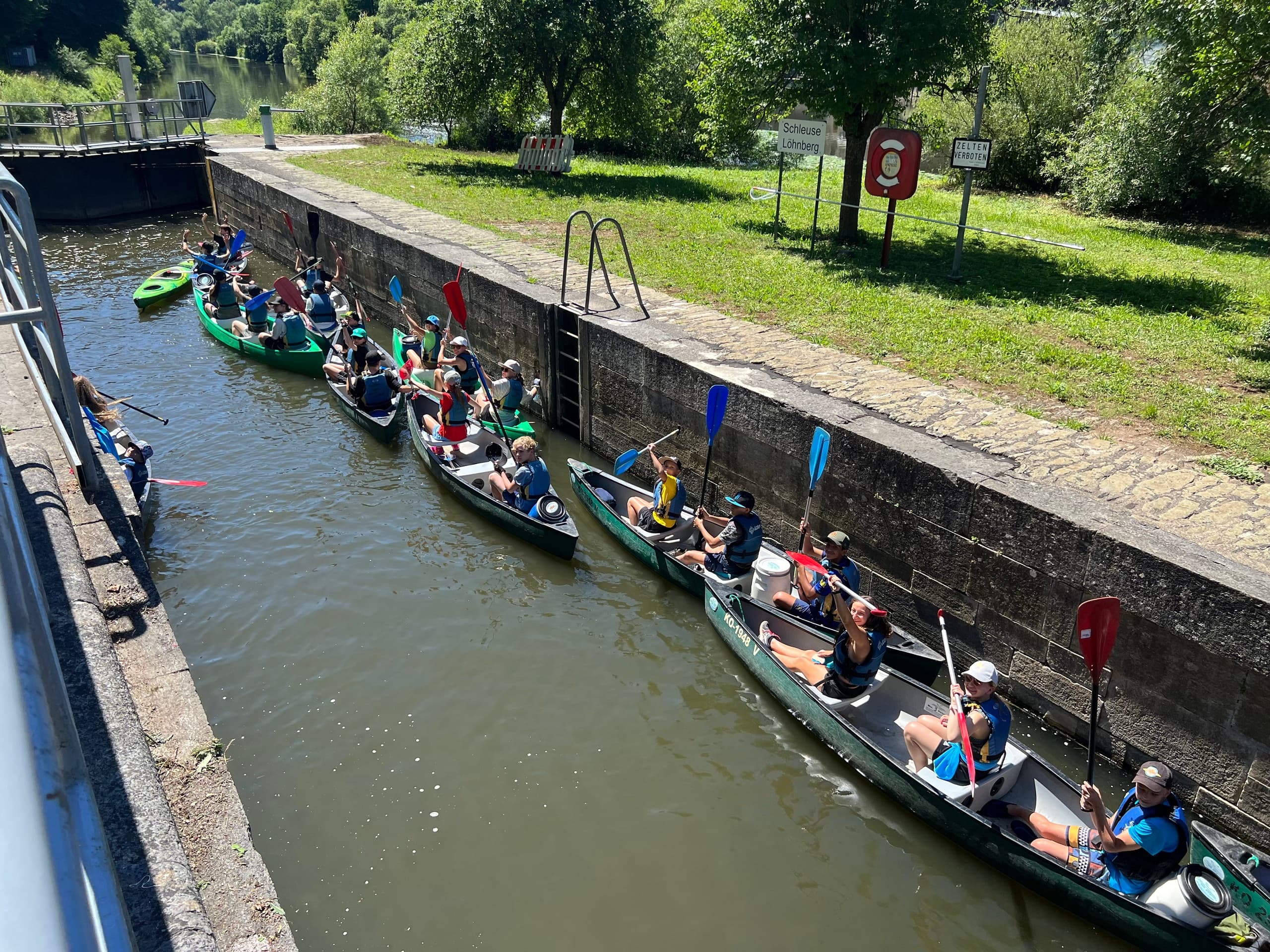 4-Day Lahn River Canoeing with Weilburger Touristikbetriebe