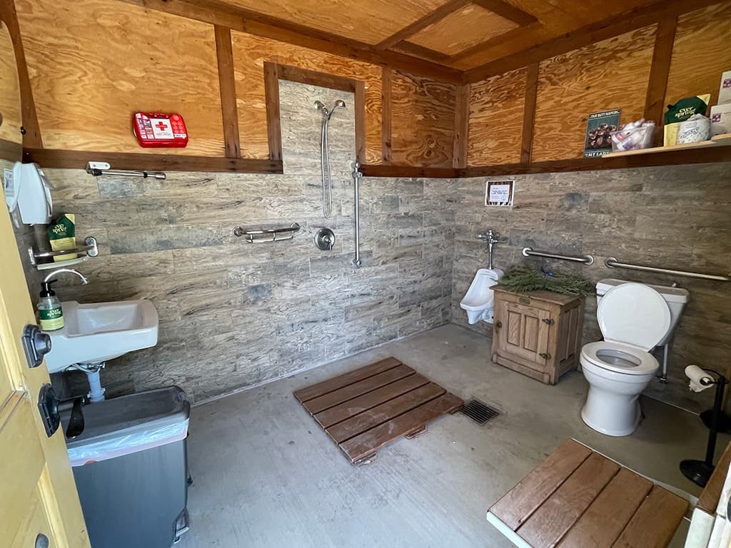 Overnight Zoo Glamping in Paso Robles: Private Animal Encounter & Safari Tent photo 4