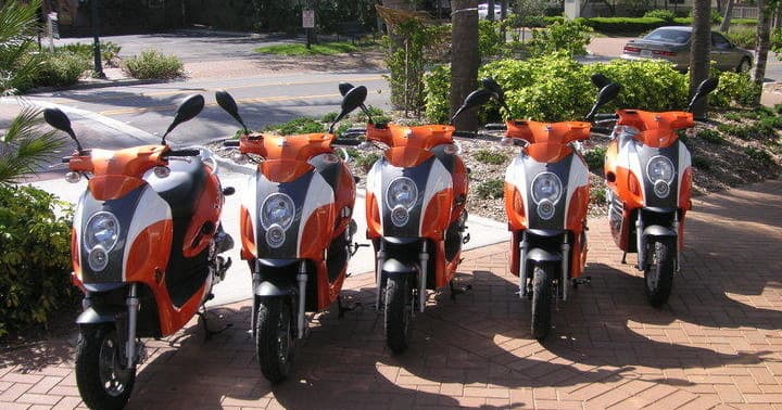 Scooter Rentals with Robin Hood Rentals in Sarasota