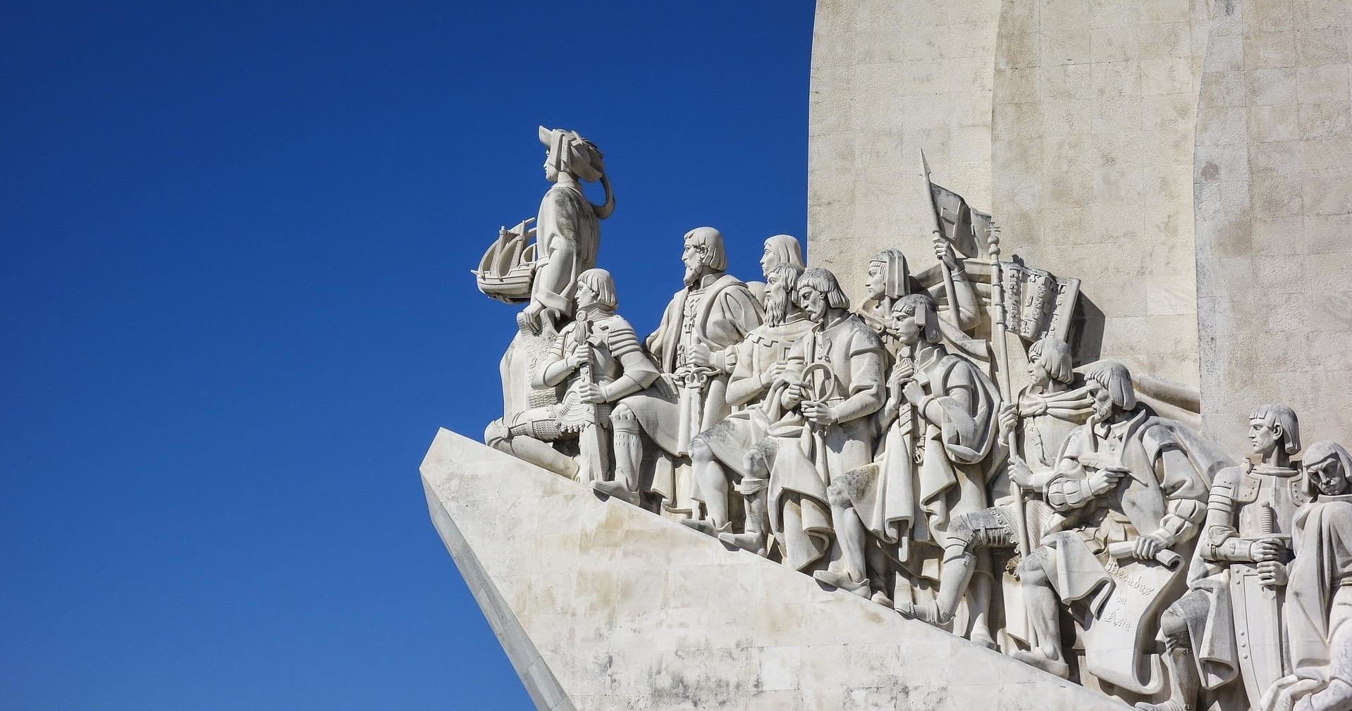Boat Tour with Lisbon Sail on the Tagus River